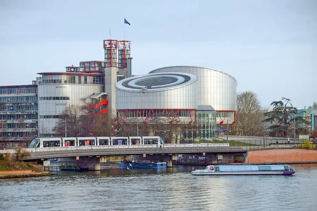 Здание Европейского суда по правам человека в Страсбурге, Франция. Фото: Алексей Витвицкий/Коммерсантъ.