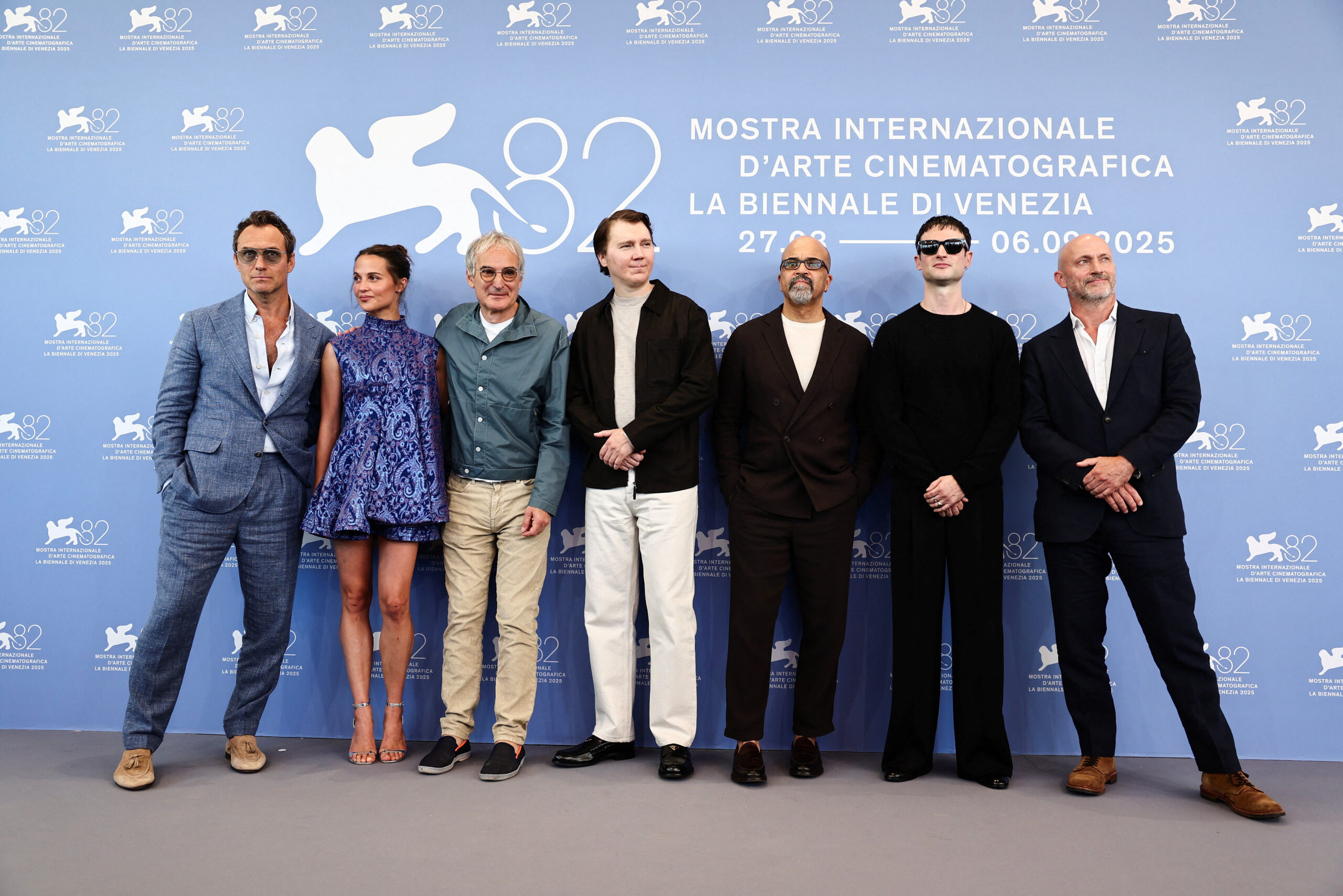 На Венецианском кинофестивале показали политическую драму «Кремлёвский волшебник» о приходе Путина к власти с Джудом Лоу