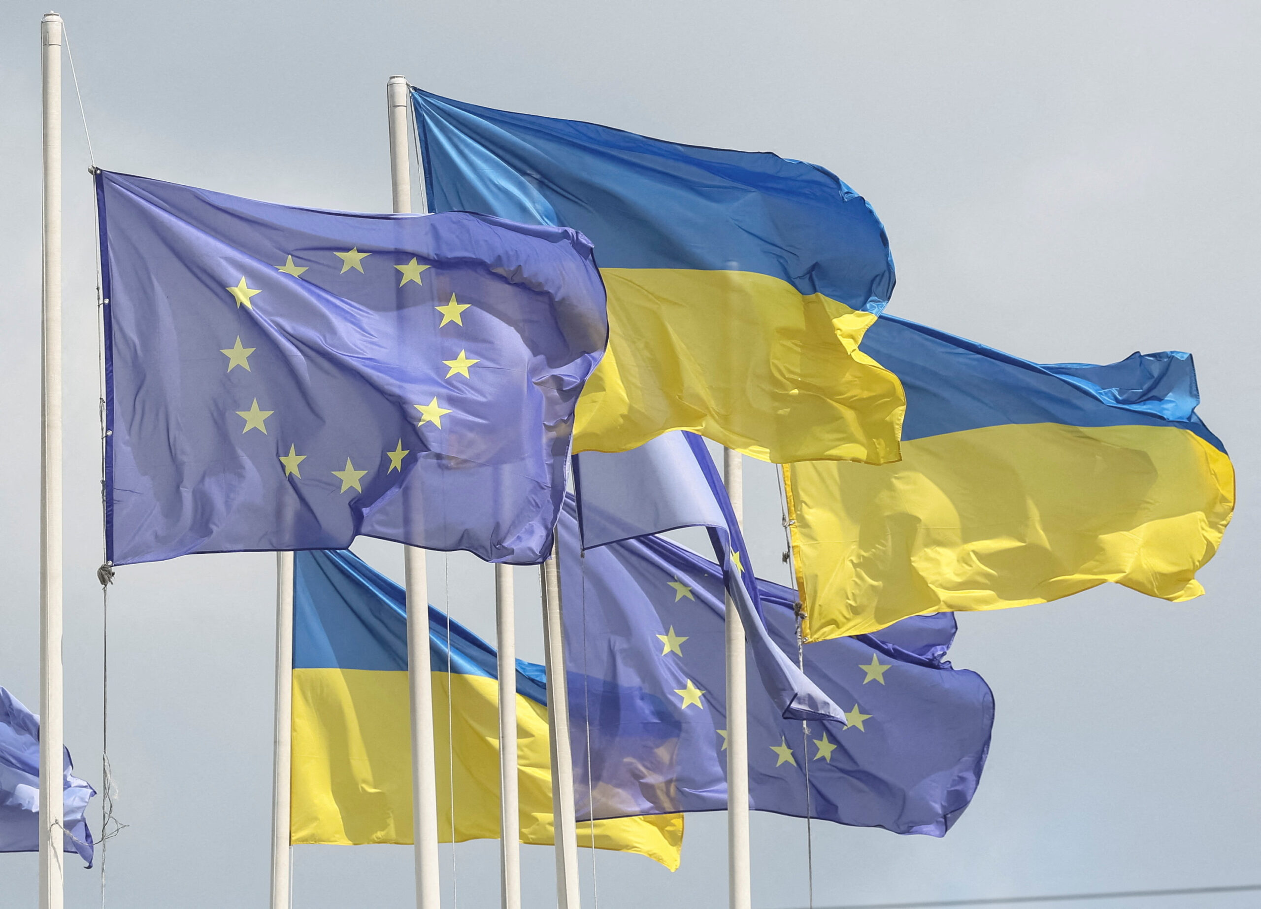 ЕС и Украина готовят план прекращения войны с Россией: предусматривает прекращение огня и постепенное снятие санкций с РФ