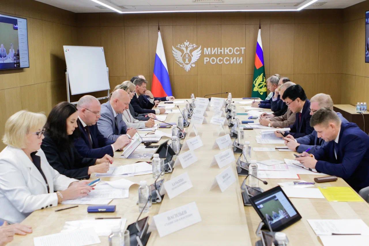 Минюст России включил в реестр «иноагентов» журналистку «Новой газеты» Елену Костюченко и бывшего корреспондента «Коммерсанта» Кирилла Кривошеева