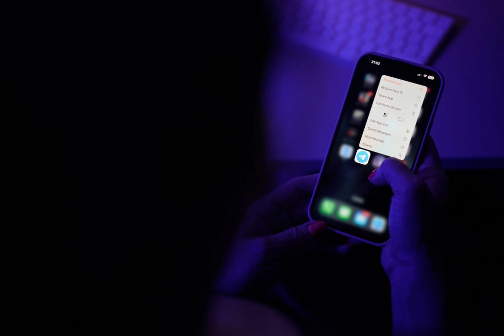 Россия расширяет «белый список» сайтов и рассматривает отключение связи по требованию ФСБ