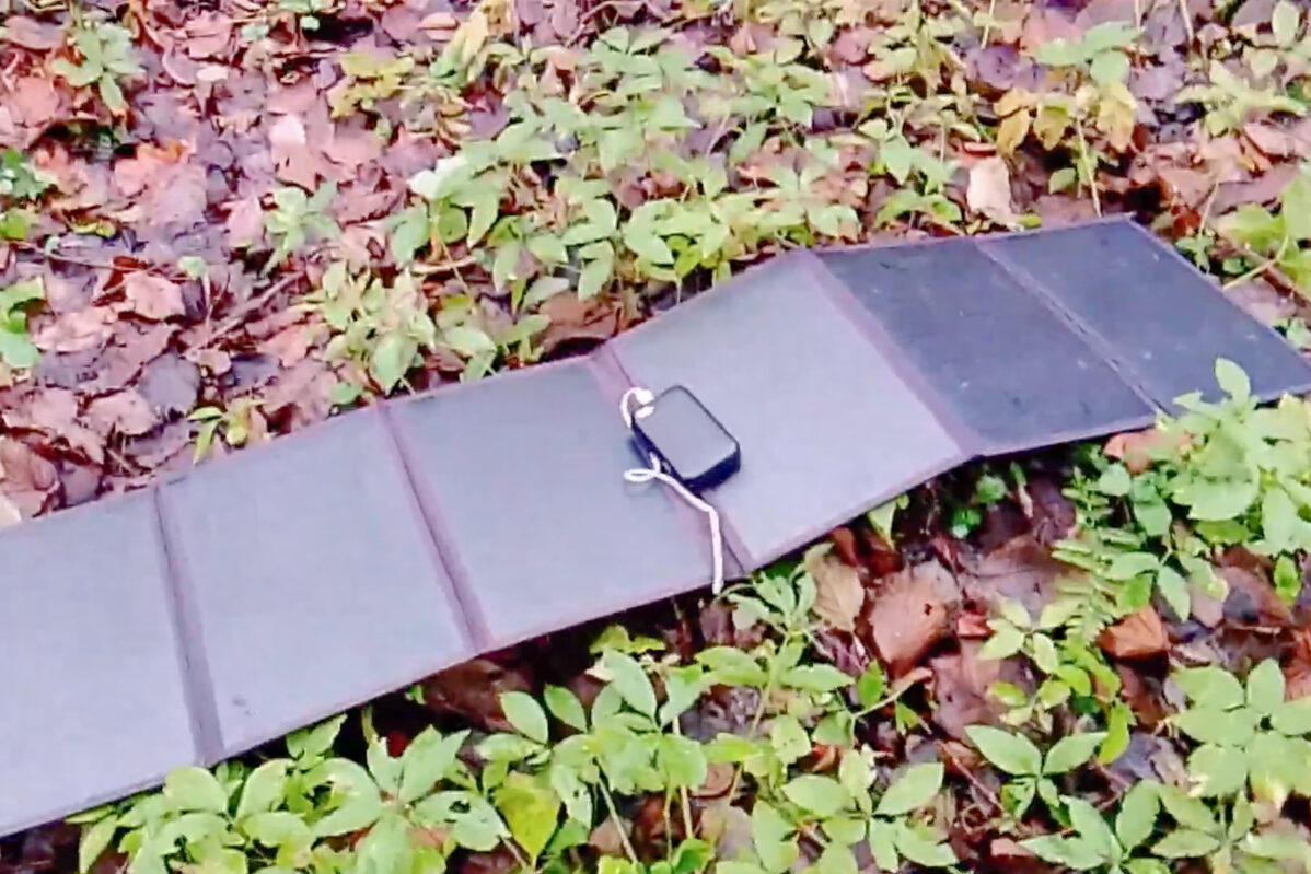 Портативная солнечная панель для зарядки телефонов и пауер-банков