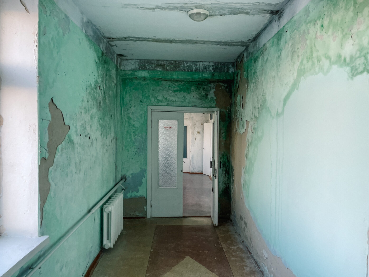 Районная больница в Каланчаке — одно из немногих учреждений, которое работает в оккупации. Школы и предприятия — закрываются