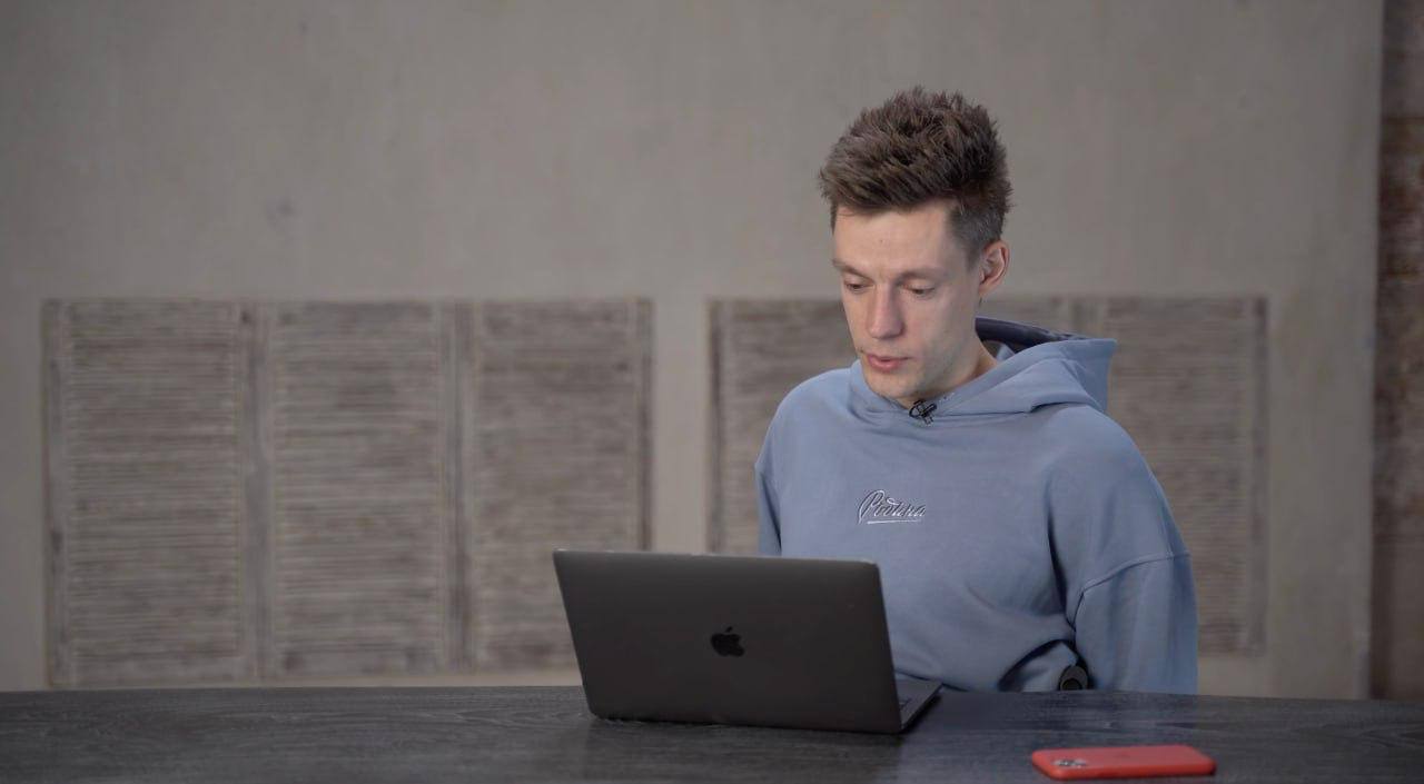 Суд заочно приговорил Юрия Дудя к году и 10 месяцам колонии по делу неисполнении обязанностей «иноагента»