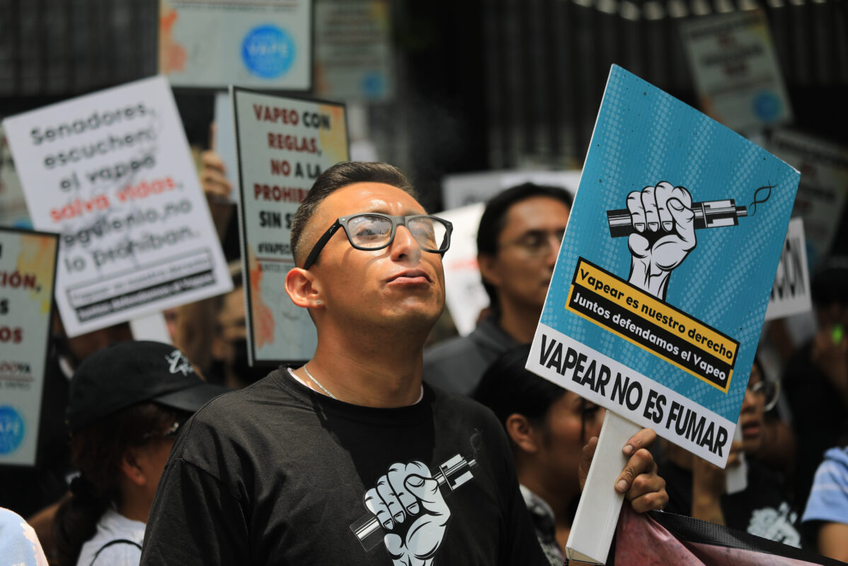 Госдума готовит закон о полном запрете продажи и производства вейпов в России