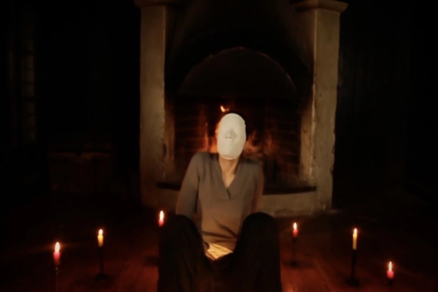 Суд признал сцену с женской мастурбацией в фильме «нетрадиционными сексуальными отношениями»