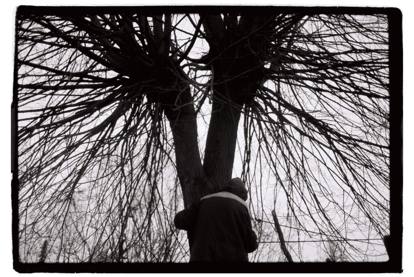 Фотограф Владимир Аверин в фотопроекте о болезни Альцгеймера у близкого человека рассказывает, с какими трудностями сталкивается человек, ухаживающий за больным