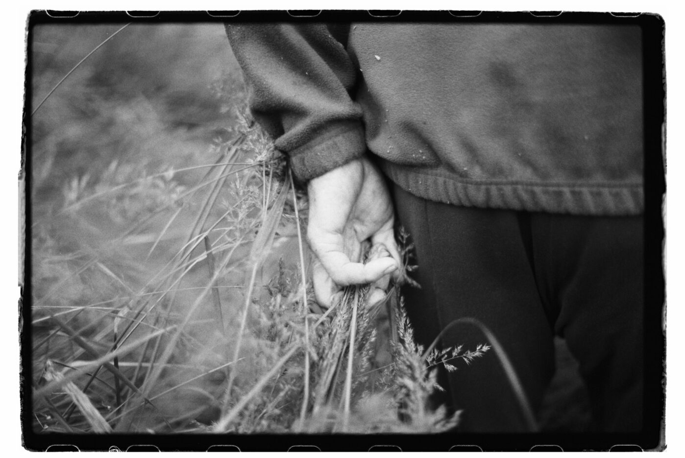 Фотограф Владимир Аверин в фотопроекте о болезни Альцгеймера у близкого человека рассказывает, с какими трудностями сталкивается человек, ухаживающий за больным