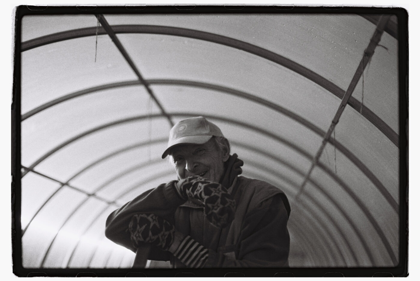 Фотограф Владимир Аверин в фотопроекте о болезни Альцгеймера у близкого человека рассказывает, с какими трудностями сталкивается человек, ухаживающий за больным