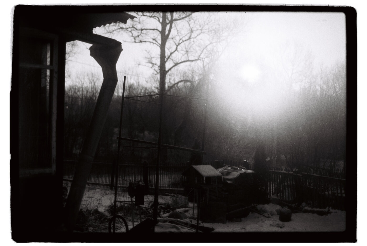 Фотограф Владимир Аверин в фотопроекте о болезни Альцгеймера у близкого человека рассказывает, с какими трудностями сталкивается человек, ухаживающий за больным