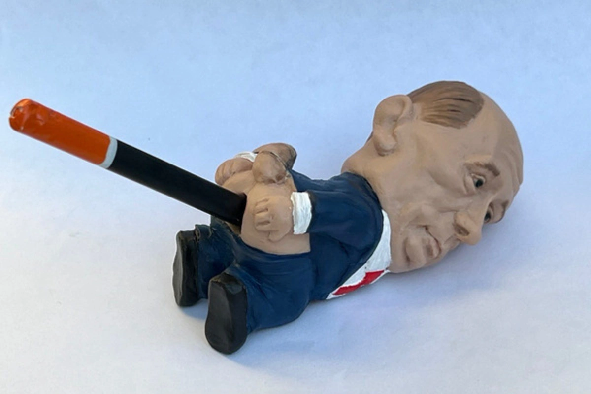 Жителя аннексированного Крыма оштрафовали на 30 тысяч за изображение точилки в виде Путина со спущенными штанами