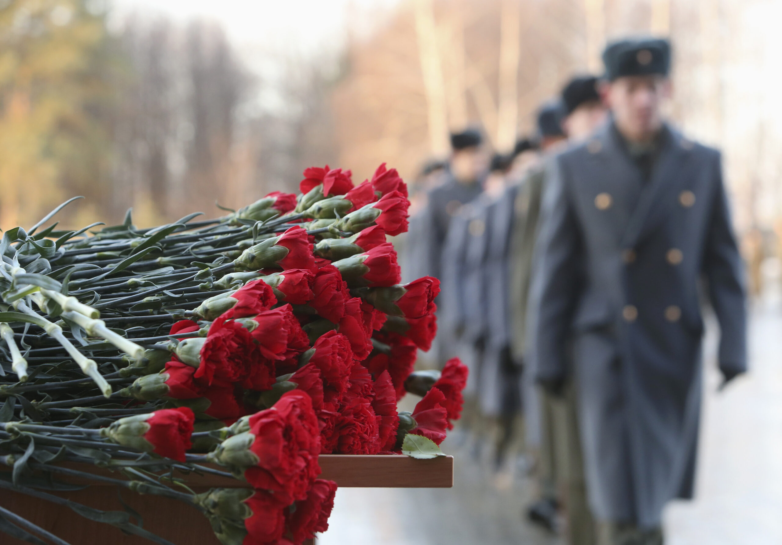 Власти в 2025-м выделили через госзакупки рекордную сумму на похороны военных, погибших в Украине