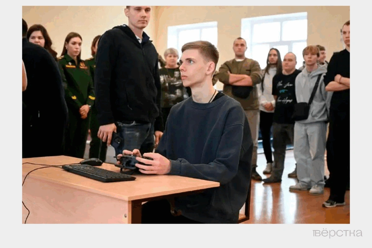 Студенты из&nbsp;Анапы и&nbsp;Славянска-на-Кубани пробуют управлять БПЛА в&nbsp;рамках форума БПЛА «Пилоты нового времени»