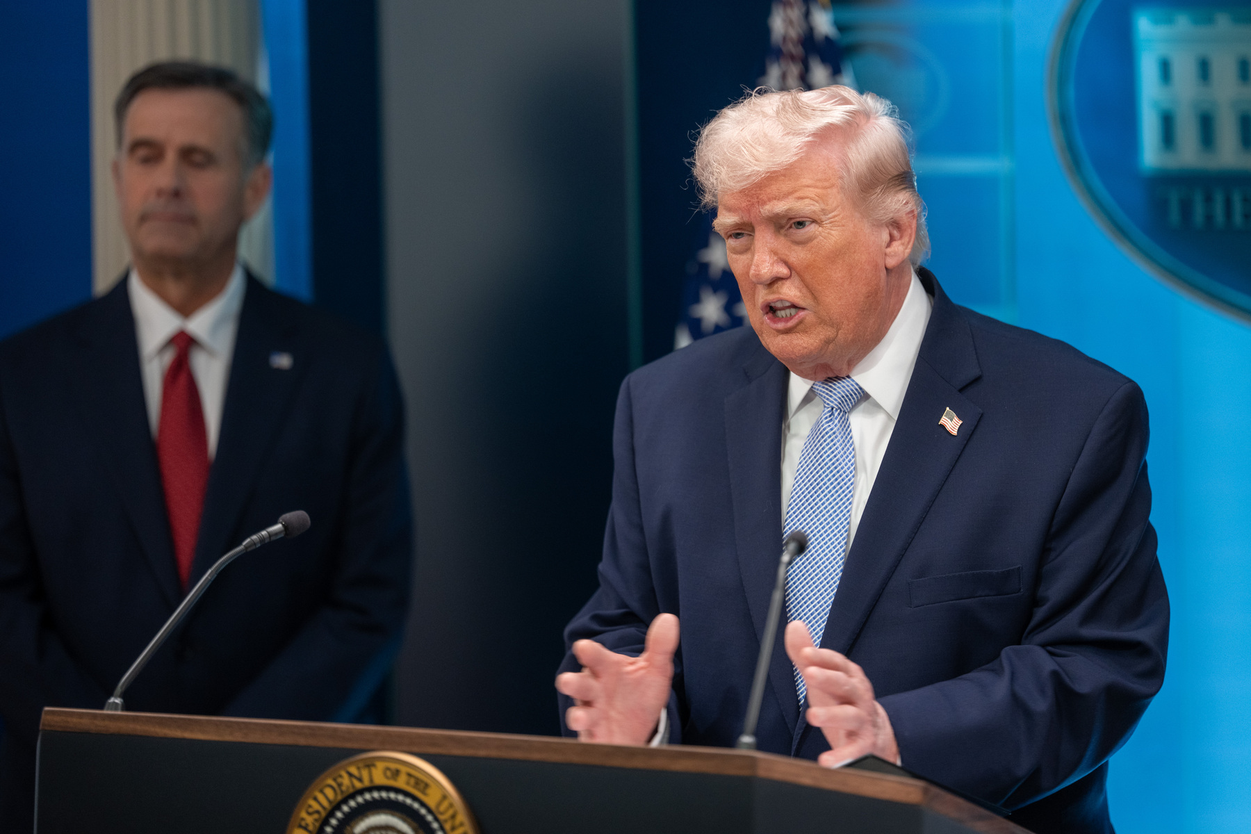 Дональд Трамп пригрозил Ирану «уничтожением цивилизации», если аятоллы не откроют Ормузский пролив