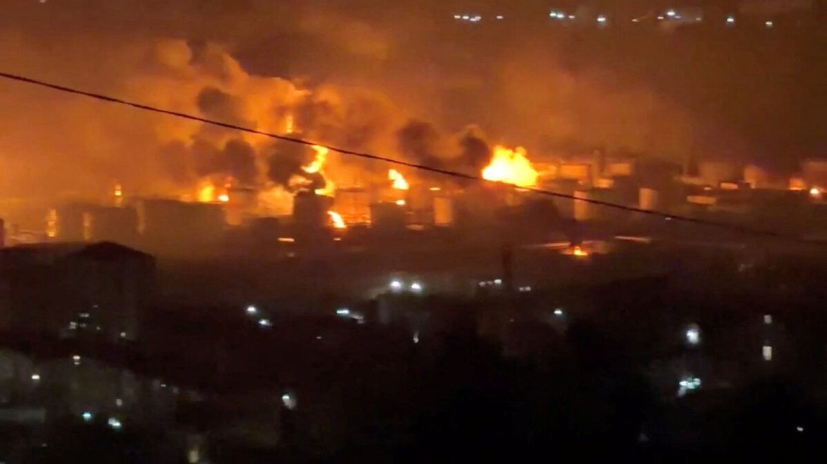 Что происходит с&nbsp;экологией после атак на&nbsp;нефтяной терминал в&nbsp;Туапсе и&nbsp;насколько это всё серьёзно?