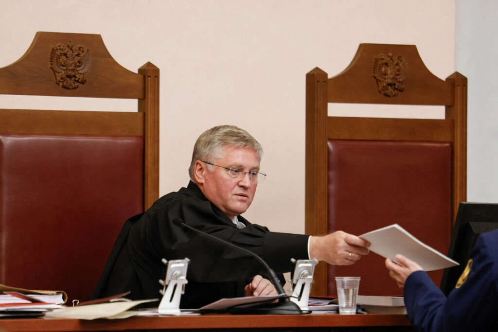Судья Верховного суда Вячеслав Кириллов по иску партии «Родина» снял «Яблоко» с выборов за нарушение авторских прав в агитации