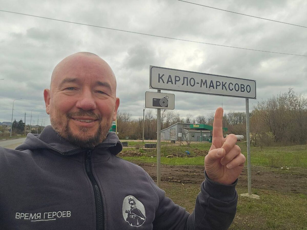 Артём Шейнин: один из самых агрессивных пропагандистов российского телевидения, который с 2016 года ведет политическое ток-шоу «Время покажет» на «Первом канале»