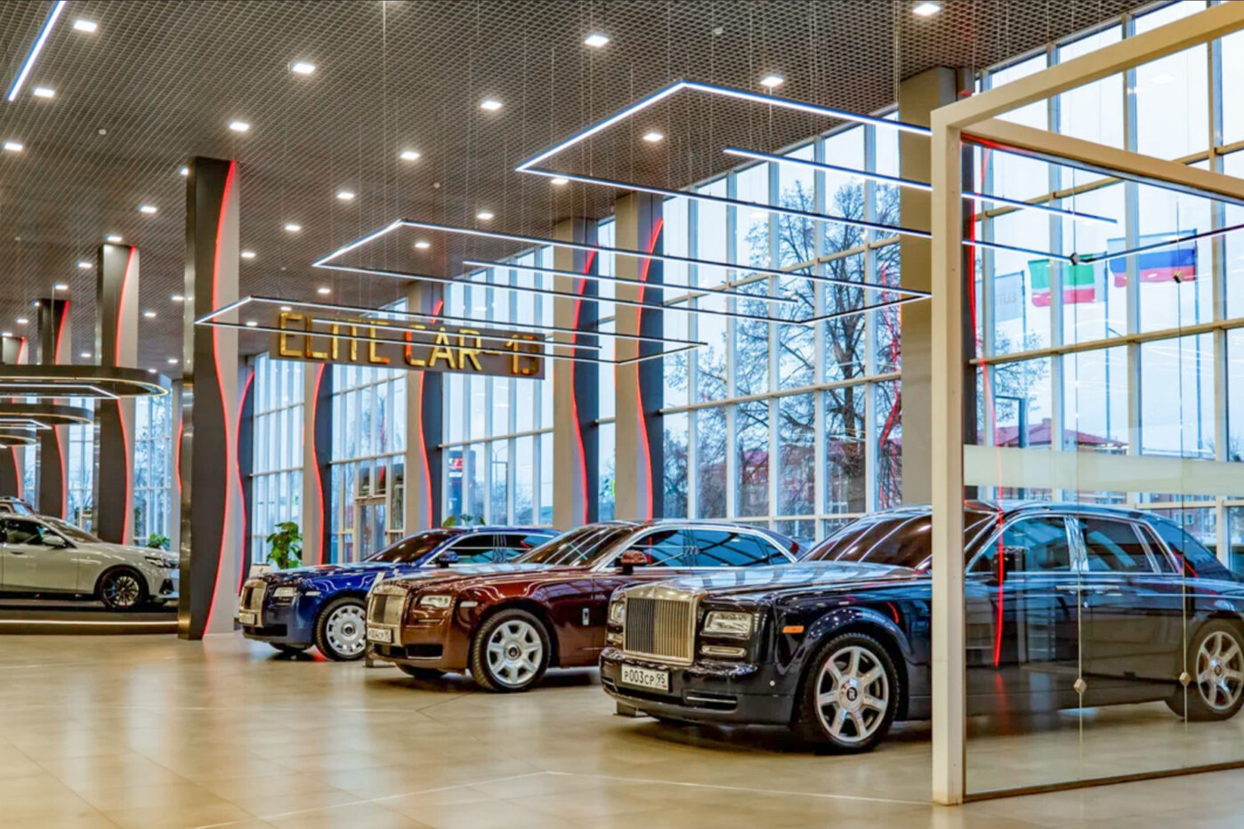 В автопарке сервиса проката автомобилей Elite Car 13 Адама Кадырова модели от G63 Brabus и Rolls-Royce до Camry и Tank